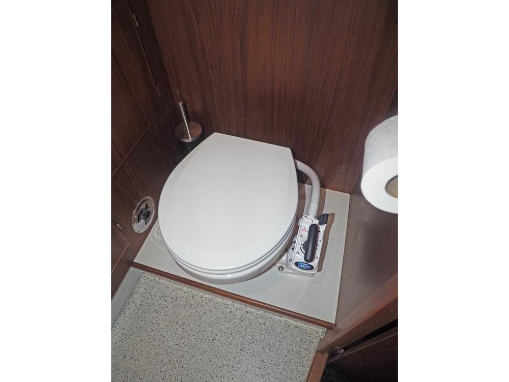 Aft cabin, Accommodation